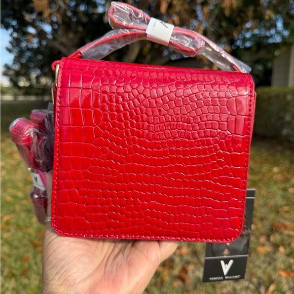 VANESSA WILLIAMS Red Croc-Embossed Crossbody Bag - Picture 14 of 15